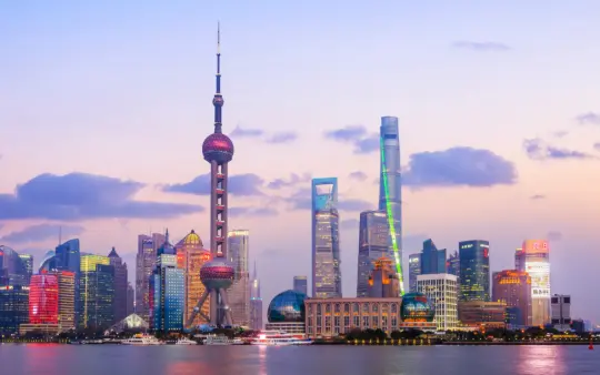 魔都聚会活动新玩法：上海夜游打卡为何成为年轻人社交新宠？🌃